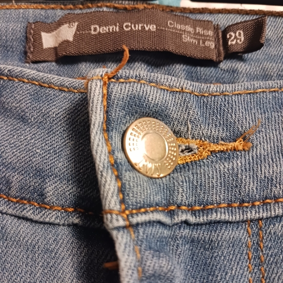 Levi's Demi Curve Jeans - Picture 5 of 5